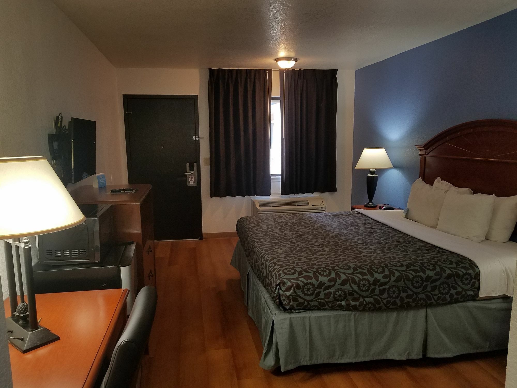 Days Inn By Wyndham Oklahoma City Nw Expressway Warr Acres Bagian luar foto